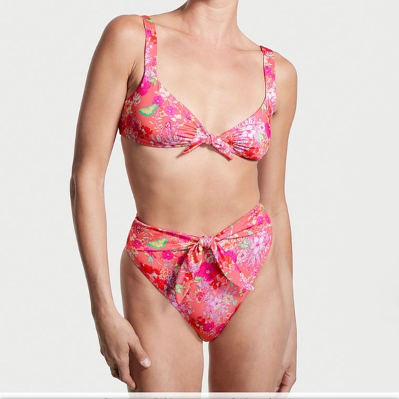 Bathing suit top size medium and bottom size large - Picture 1 of 5